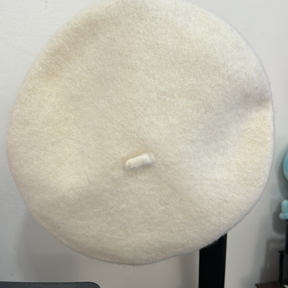 Wool hat - Picture 3 of 4